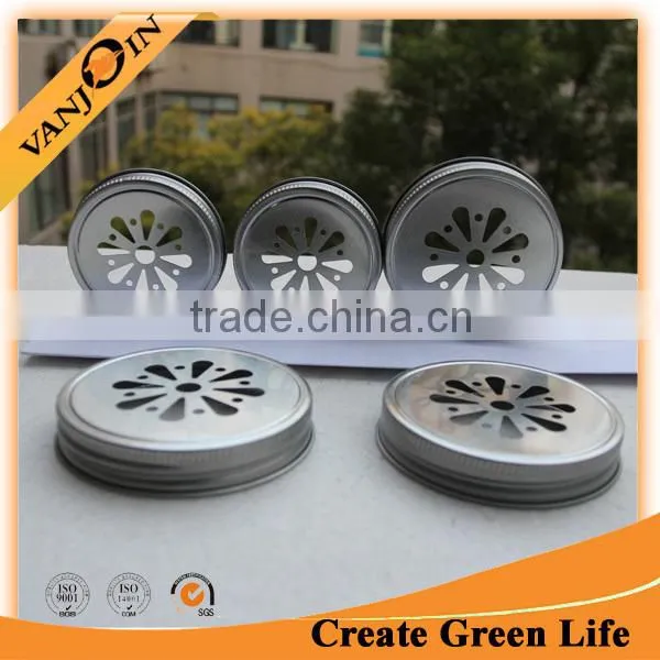 Decorate Daisy Lid With Straw Hole