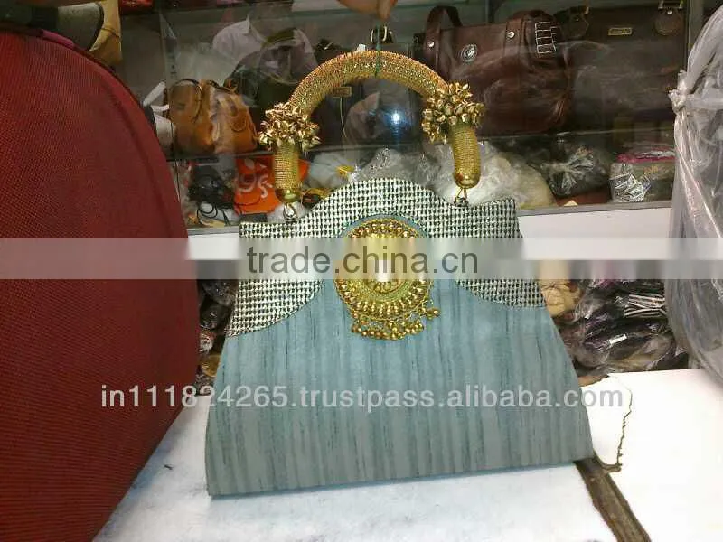 EVENING bags