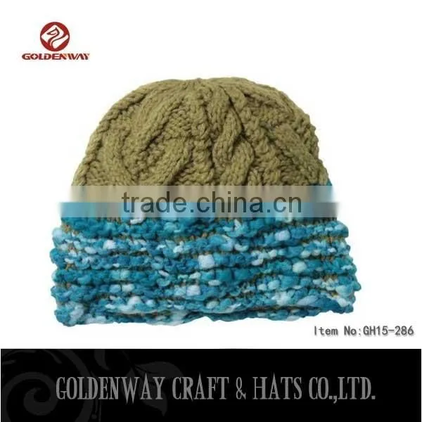 2016 fashion custom embroidered knitted beanie hat with pom pom