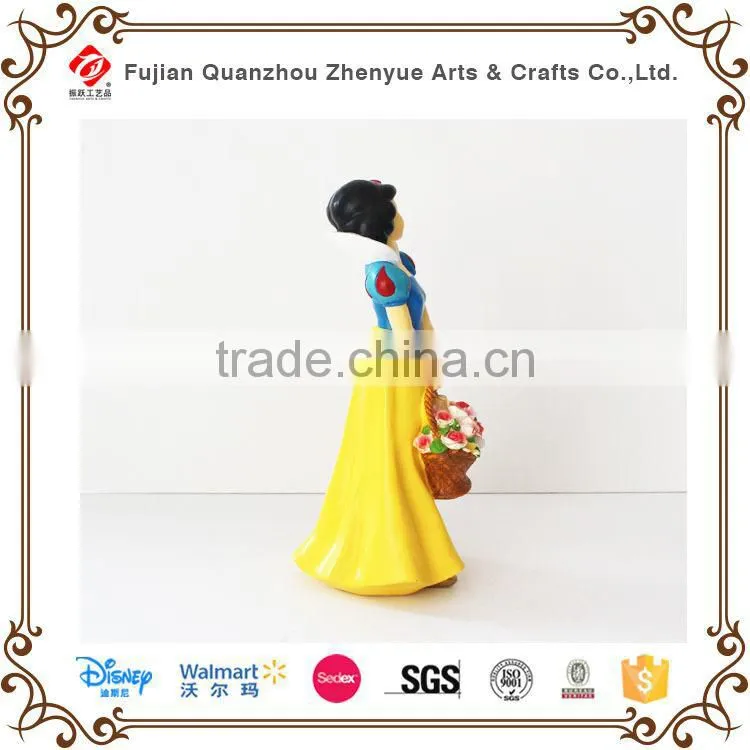 Beautiful resin snow white figure for garden decor