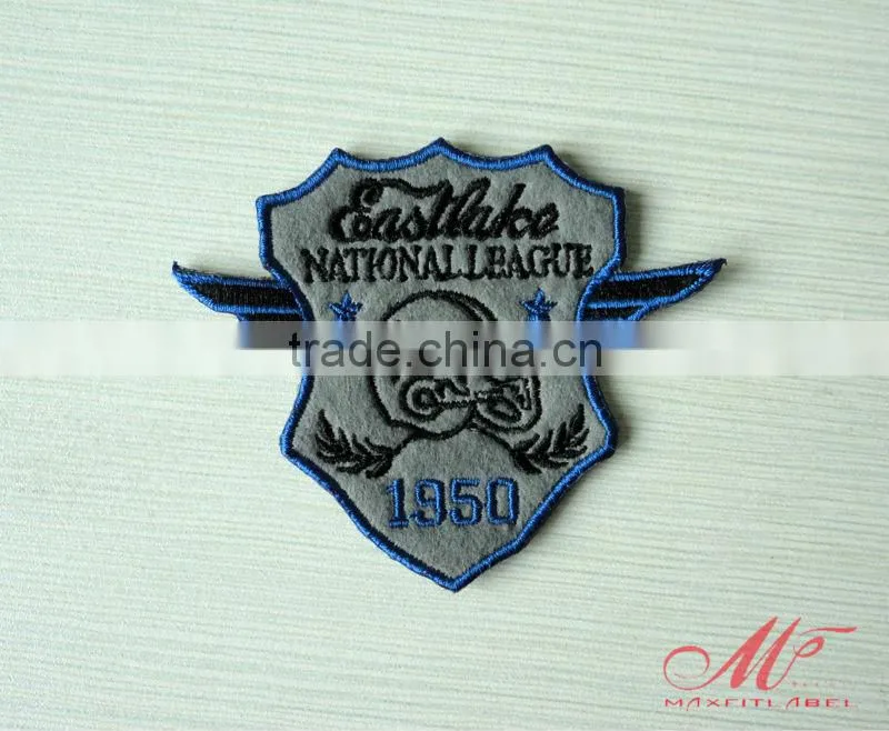 2016 China super embroidery patch and badge labels for clothing