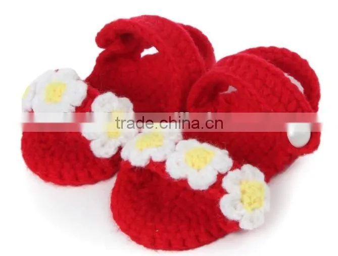 Handmade cozy barefoot baby sandals crochet pattern