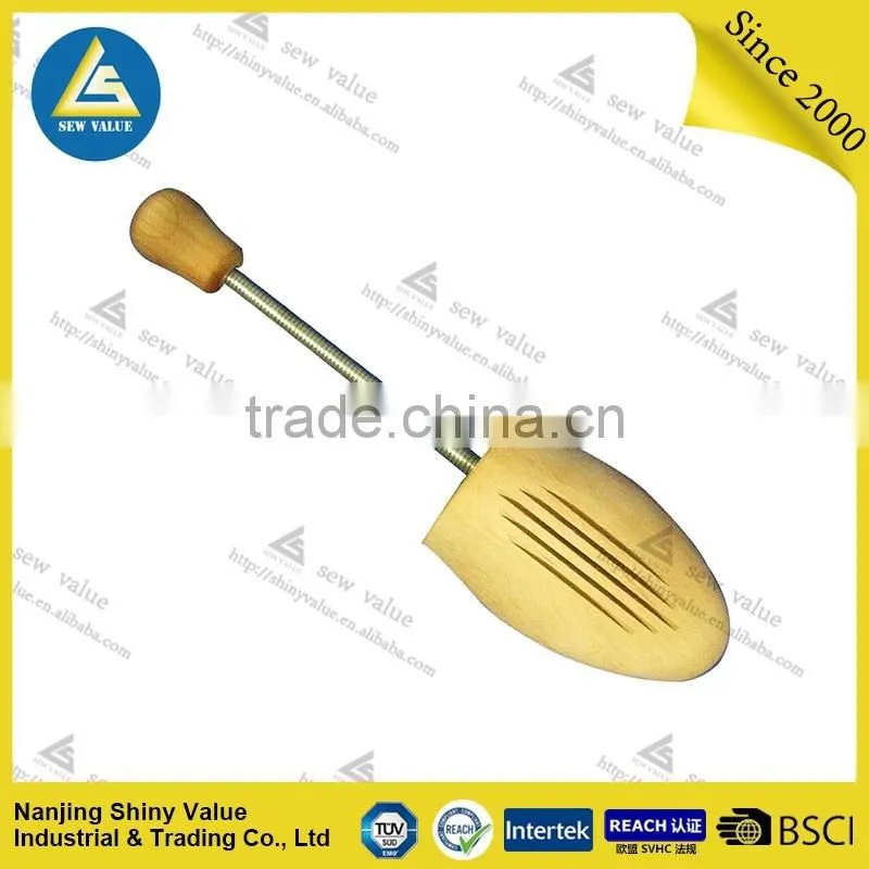 High quality wooden material shoe tree type painted shoe tree in lotus wood with spring