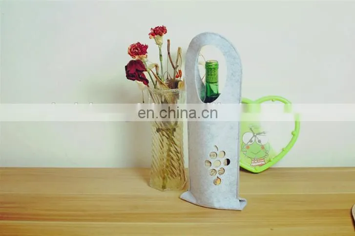 2018 Hot Sell elegant christmas felt single wine bottle bag with handle and customized logo