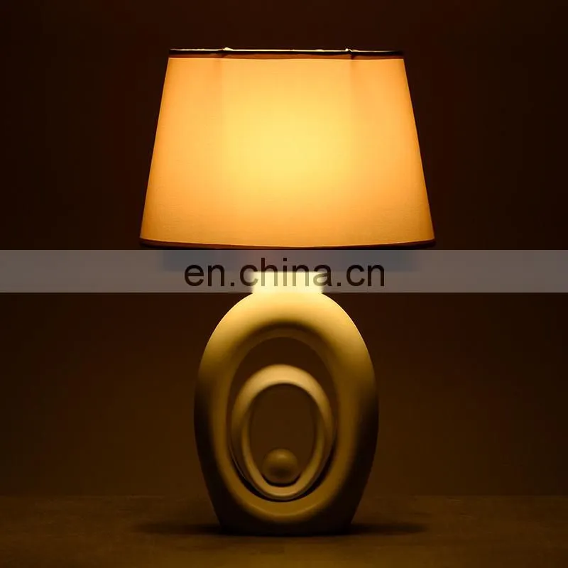 Modern style ceramic table light and home decorative table lamp