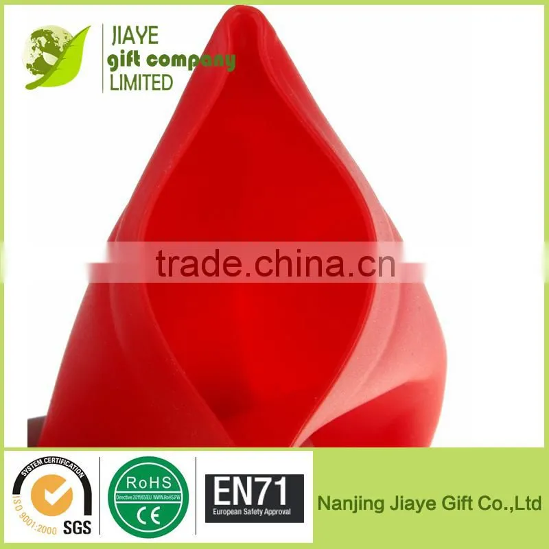 Foldable Silicone Maple Leaf Shape Cup Drinking Wash Gargle Cups
