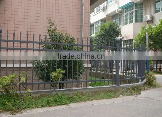 2015 Top-selling hand forged exterior iron fence