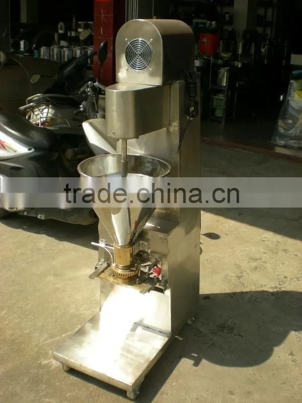 Domestic meat balls making machine