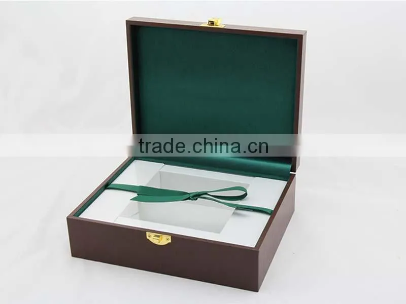 Luxury New design souvenir wooden chocolate box with gold stamping Logo