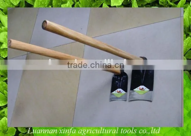 garden hoe with handle