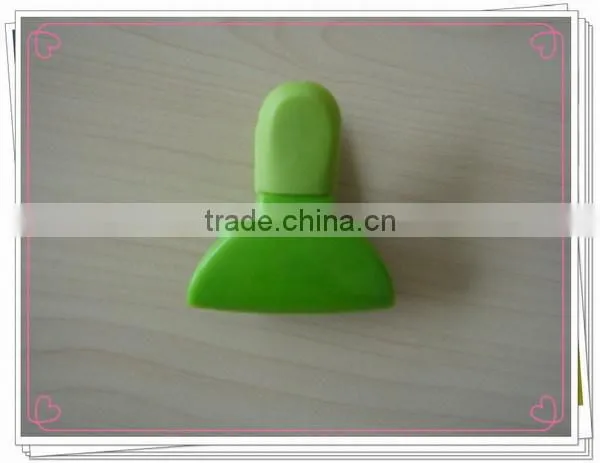 Magnetic plastic paper clip with diffierent colors
