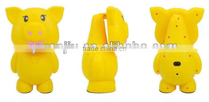Supply fashion cartoon charging pig model table lamp