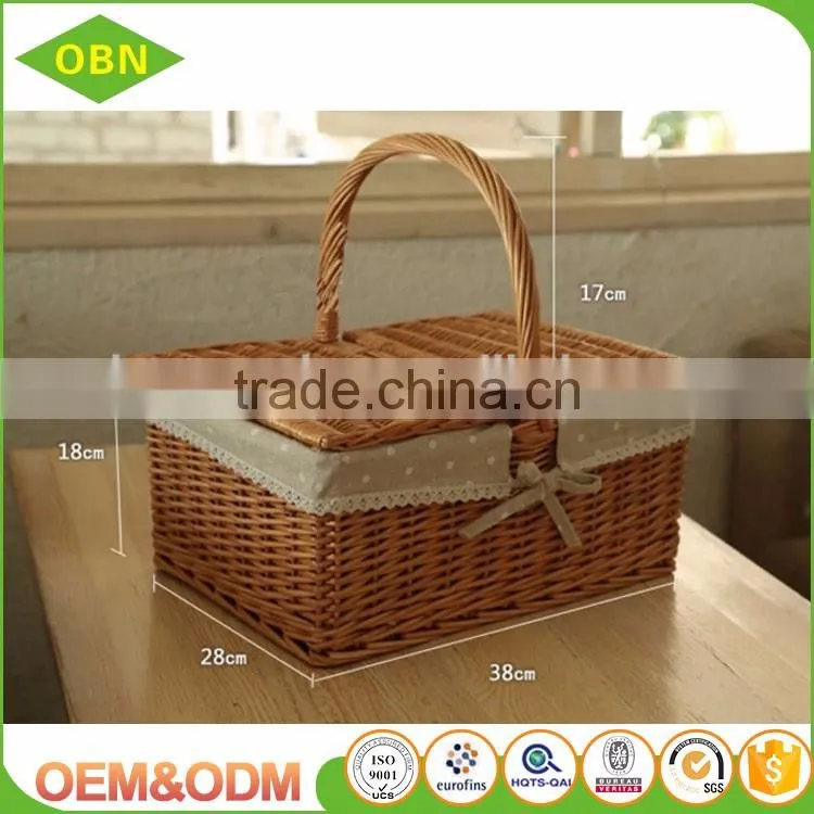 Custom China hand woven eco-friendly material cheap handle empty wicker picnic baskets with lid