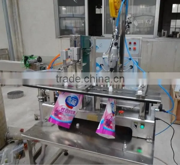 Small Capacity Semi Automatic Standing Up Pouch Packing Machine