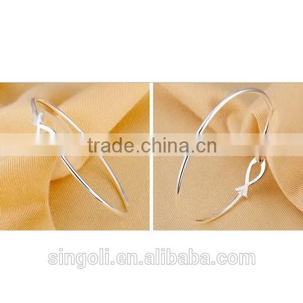 Modern stylish bracelet alibaba express cutout cute fish bracelet tiny silver bracelet carved letter slap bracelet