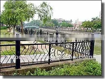 2012 Top-selling modern handmade iron fence for garden