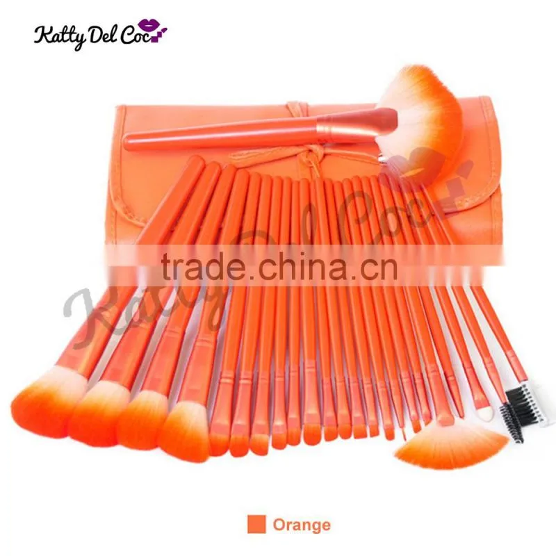 Best quality fresh green 24pcs make up brushes wood factory directly