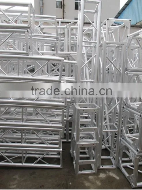 Aluminum stage trussing