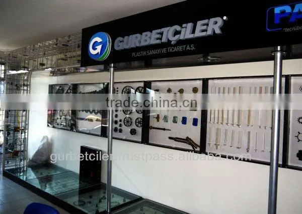 Plastic bar chairs and spacers for slab mesh