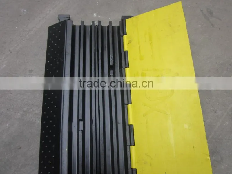 cable ramp with 3 chaneels