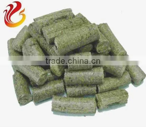 Straw fuel molding machine with renewable energy producing