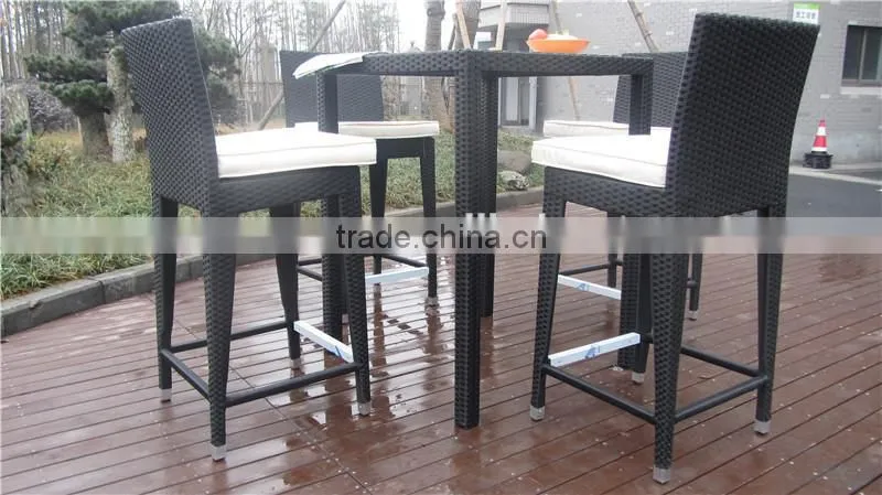 Outdoor/Indoor Furniture Rattan/Wicker Patio Bar Set