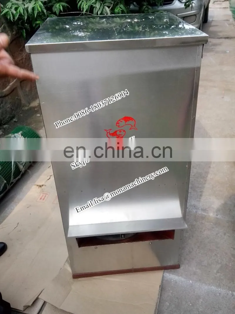 Particles material automatic fish feeder in aquaculture