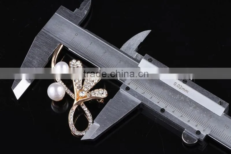 High Quaility Rhinestone Flower Brooch pin,Flower Pearl Buckle For Invitation