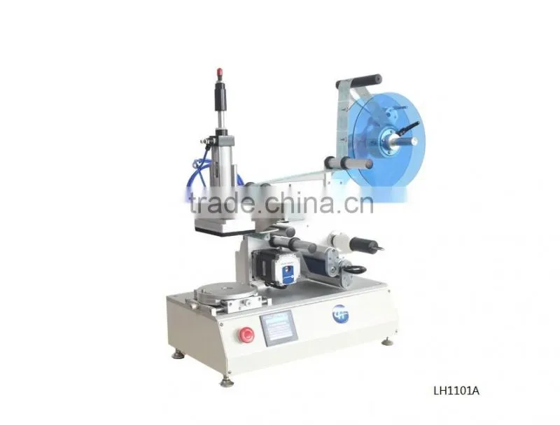 Semi-automatic flat bottle label machinery plane labeling machine with date code printer jar box bottle industry home labeler