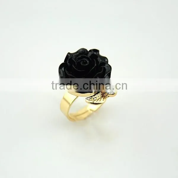 Wholesale fashion crystal gold ring with resinl flower