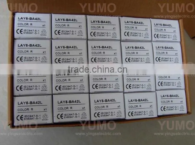 Push button switch LAY5-BA42L with lock red