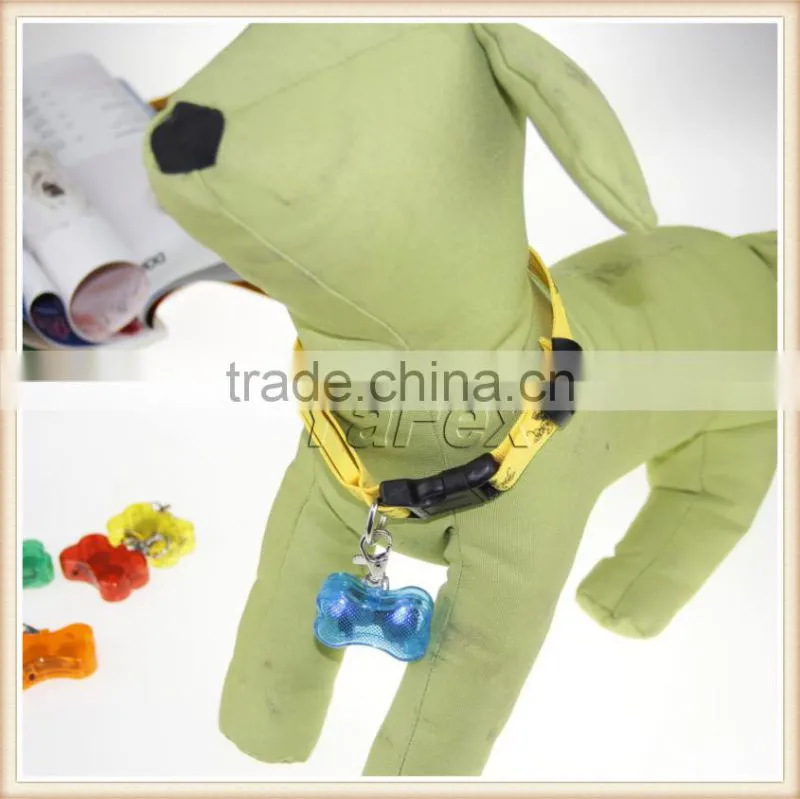 popular bigbee Bone Shaped LED Flashing Night Light Pet Dog Blinking Pendant Collar Clip Buckle wholesale Brand New