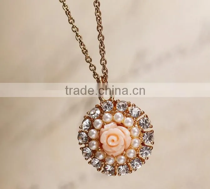 Sexy Women Jewelry High Quality Diamond Necklace With Flower Pendant Single Necklace