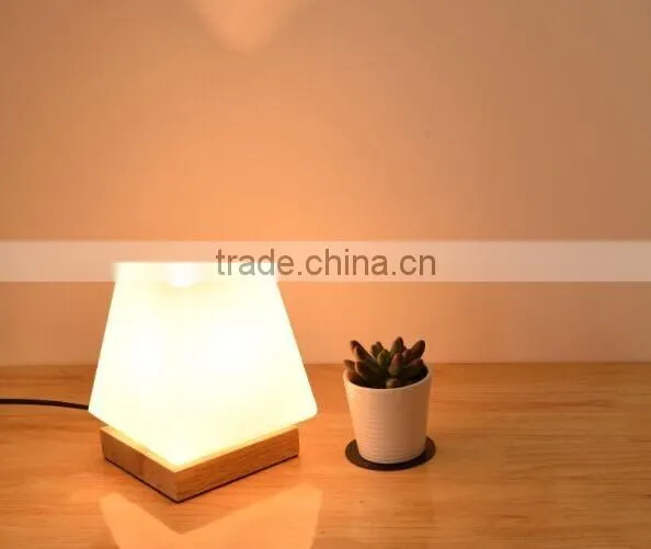 2016 new wooden glass table lamp guzhen lighting mini desk table lamp