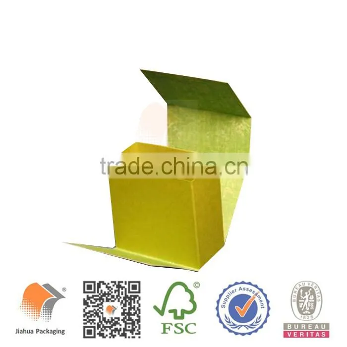 Fashionable foldable cardboard display box with window