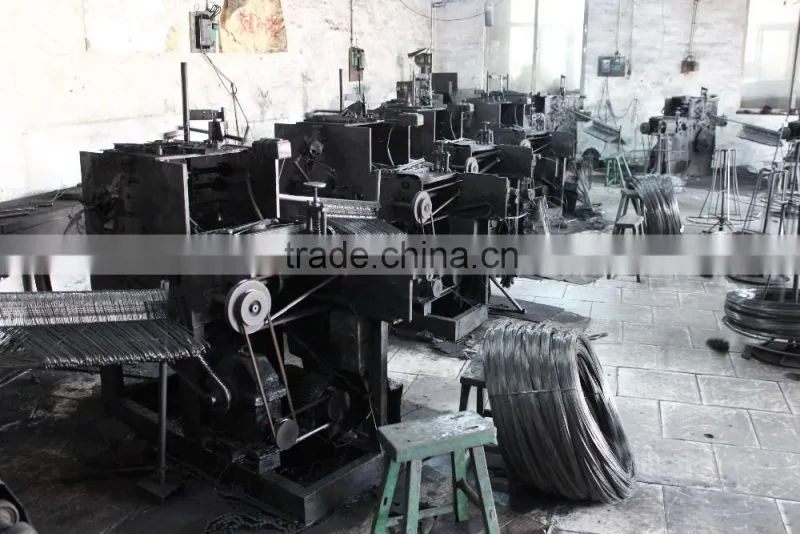 Plastic powder-coated wire hangers for simply laundry