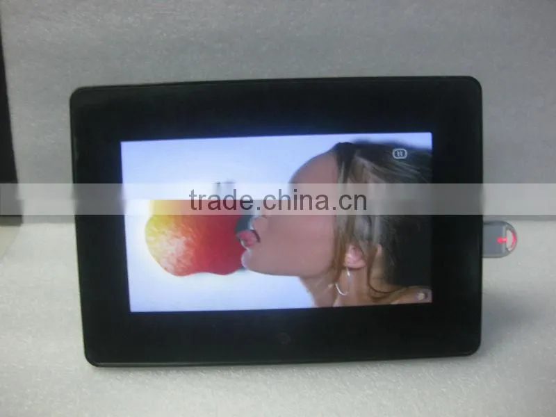7 inch Digital Photo Frame MP3 Mp4 with retail package