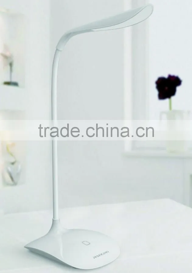 Supply Creative fashion USB charging light adjustable LED lamp / folding table lamp