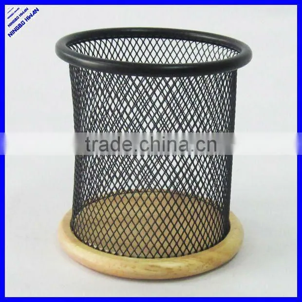 2015 new design round wire mesh pencil holder with wooden base