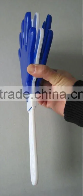 Plastic clapper noise maker