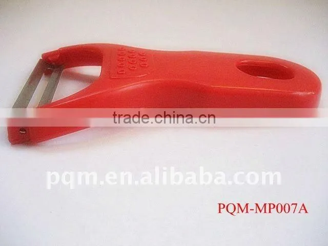 Convenient red vegetable peeler 007A