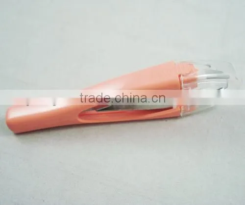 Eyebrow automic tweezers designed as makeup tools