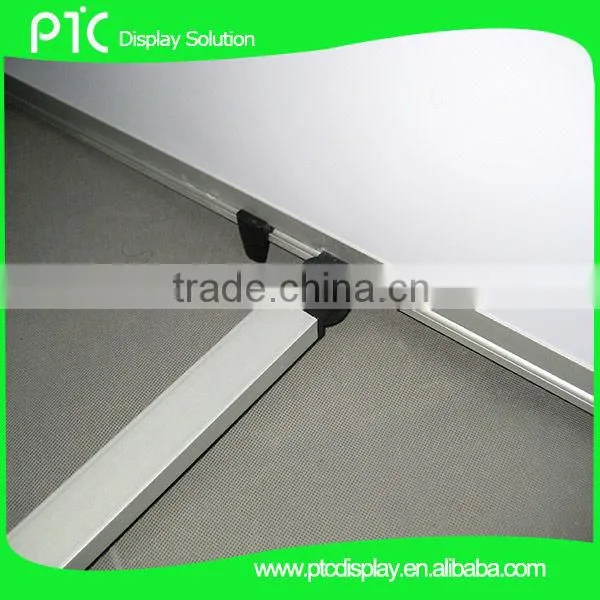 L banner stand display