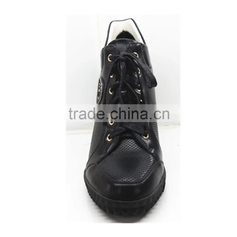 elegant pure black gusset boot
