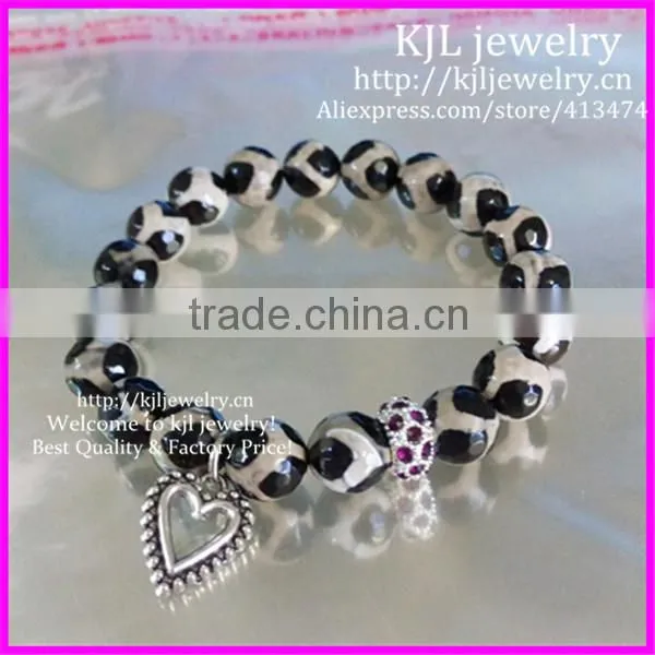KJL-BD5236 Wholesale 10mm Nature Black White Faceted Polished Football Agate Beads Bracelet Alloy palmation Heart