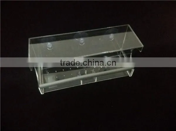 outdoor bird feeder house with bird feeder tray