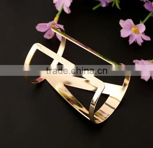 High quality Fashion Women's chic hollow wide Cuff Bracelet/