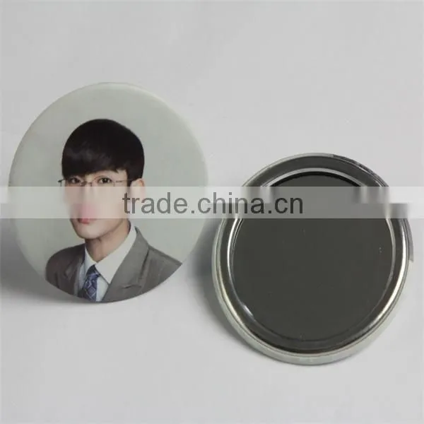 Mirror badge