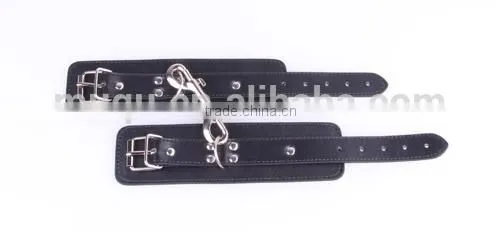 NEW Strong PU handcuff. Wrist Bondage Restraints, wrist and ankle restraint,sexy restraint set