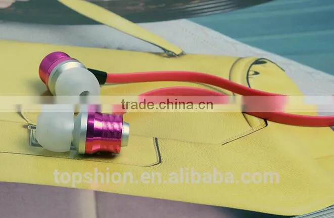 2015 new products hot selling earphone colorful in-ear earphones with flat cable